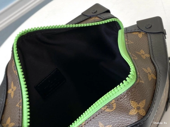 LOUIS TRUNK VUITTON SOFT 0821